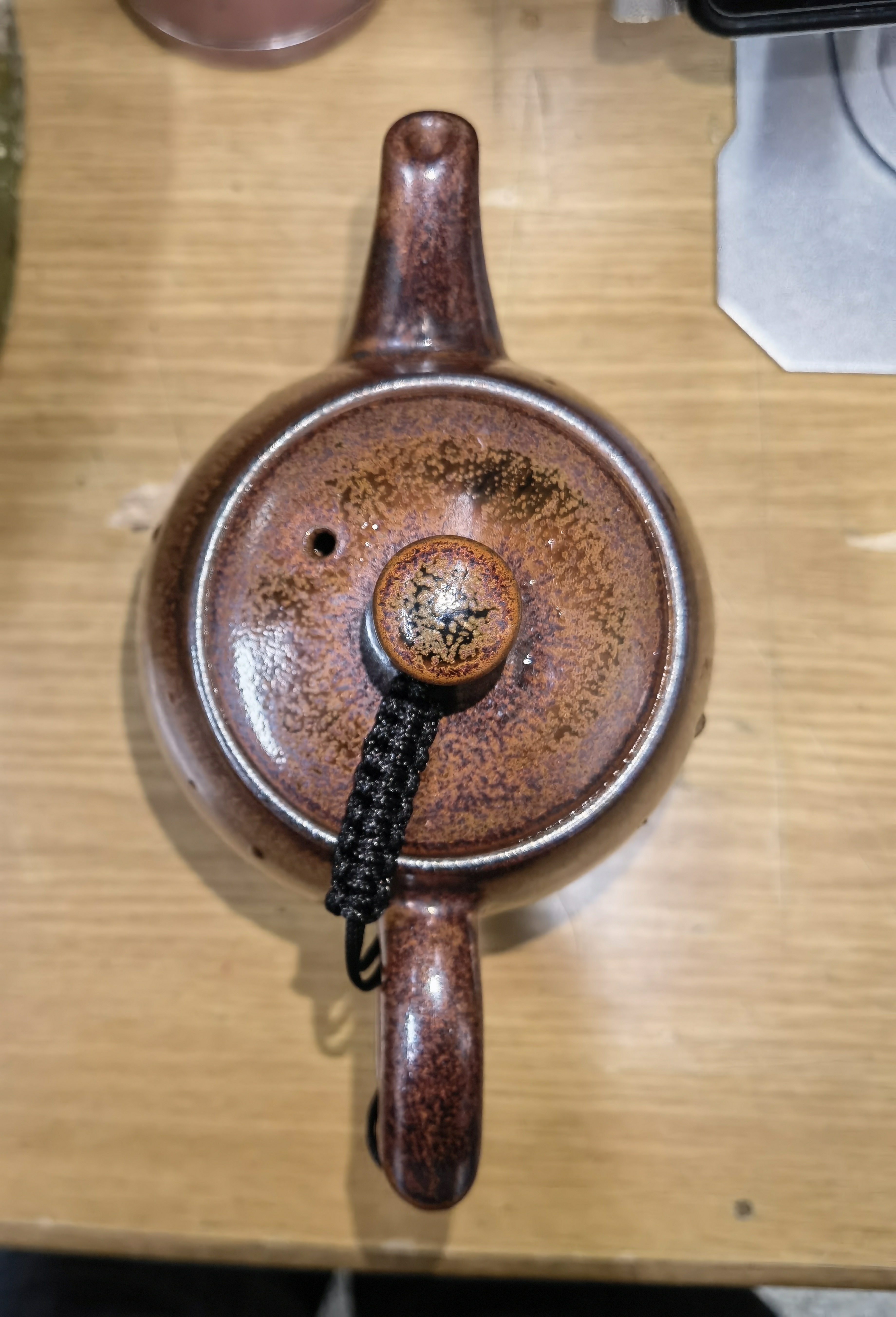 葉秋茶壼
